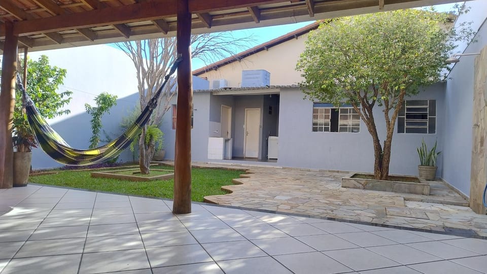 Casa aconchegante com varanda e área espaço gourmet House in Uberlândia