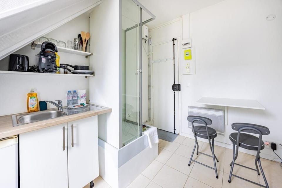 Mobility lease République Studio Apartment in Paris