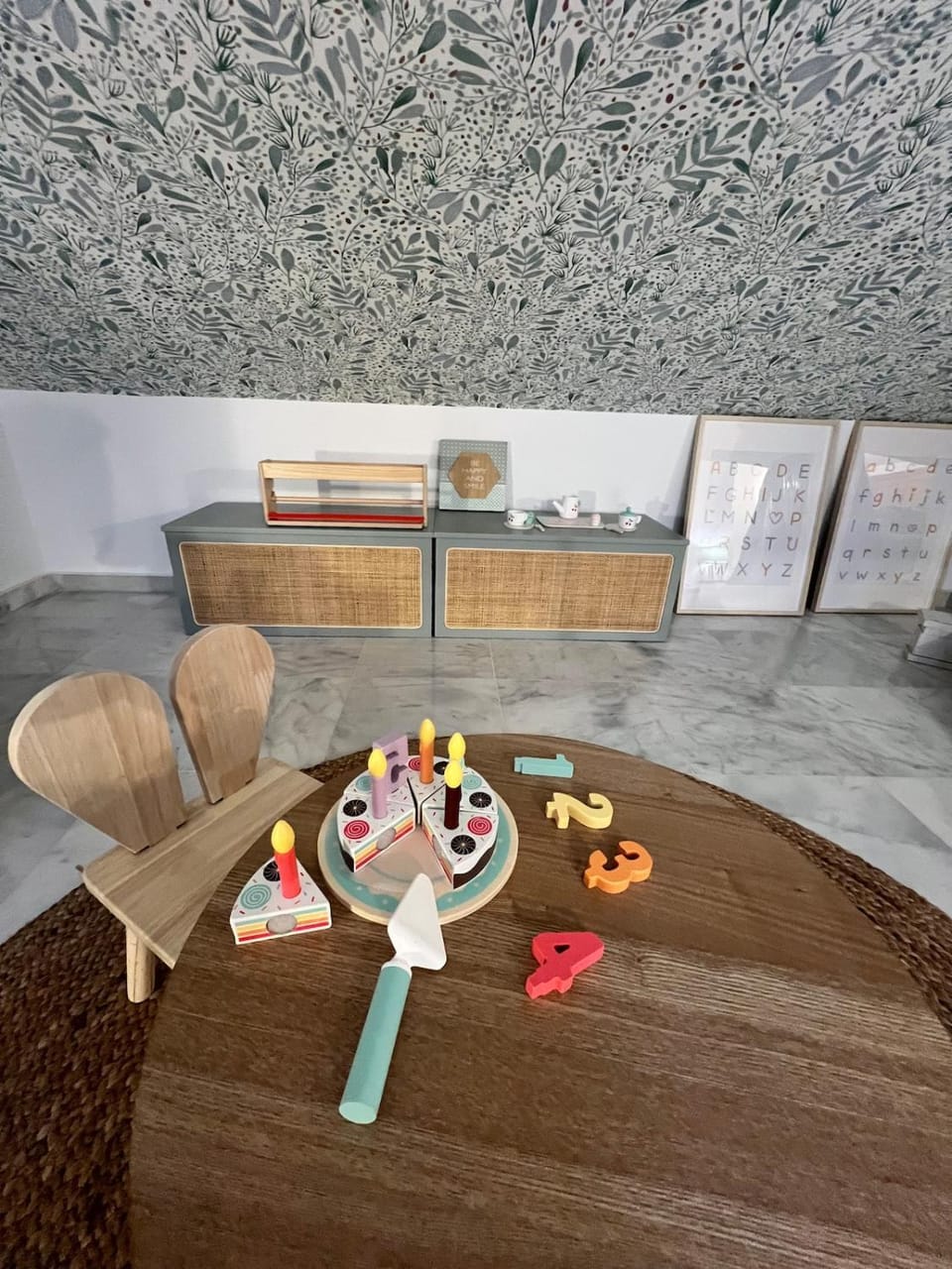 Living room, Dining area