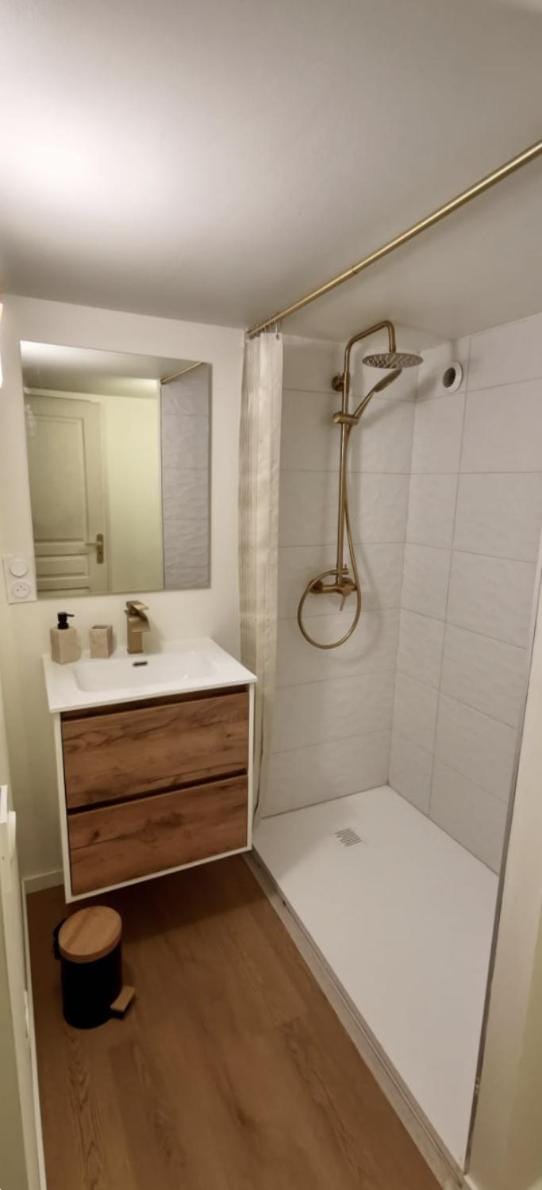 Cozy Apartment, Near Thermal Baths and Spa Apartment in Occitanie