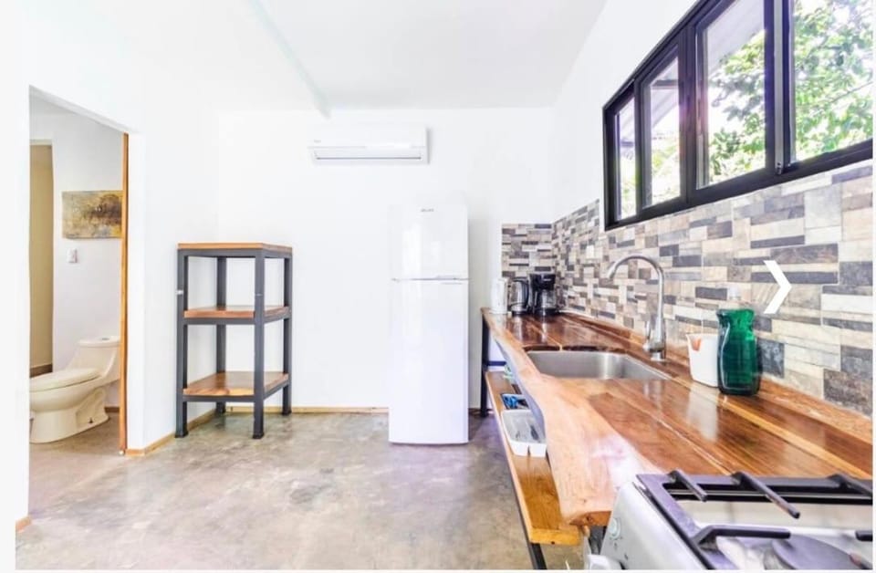 Casa Soleil , Jungle Bungalow with 1bedroom studio House in Santa Teresa Beach