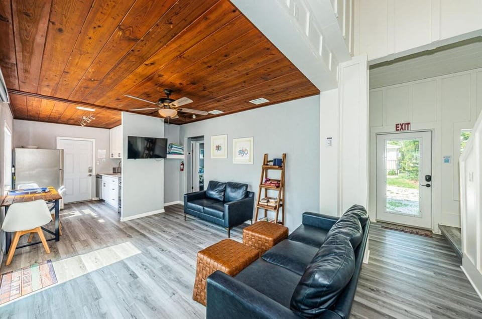Ocean Breeze Duplex B Villa in Indian Rocks Beach