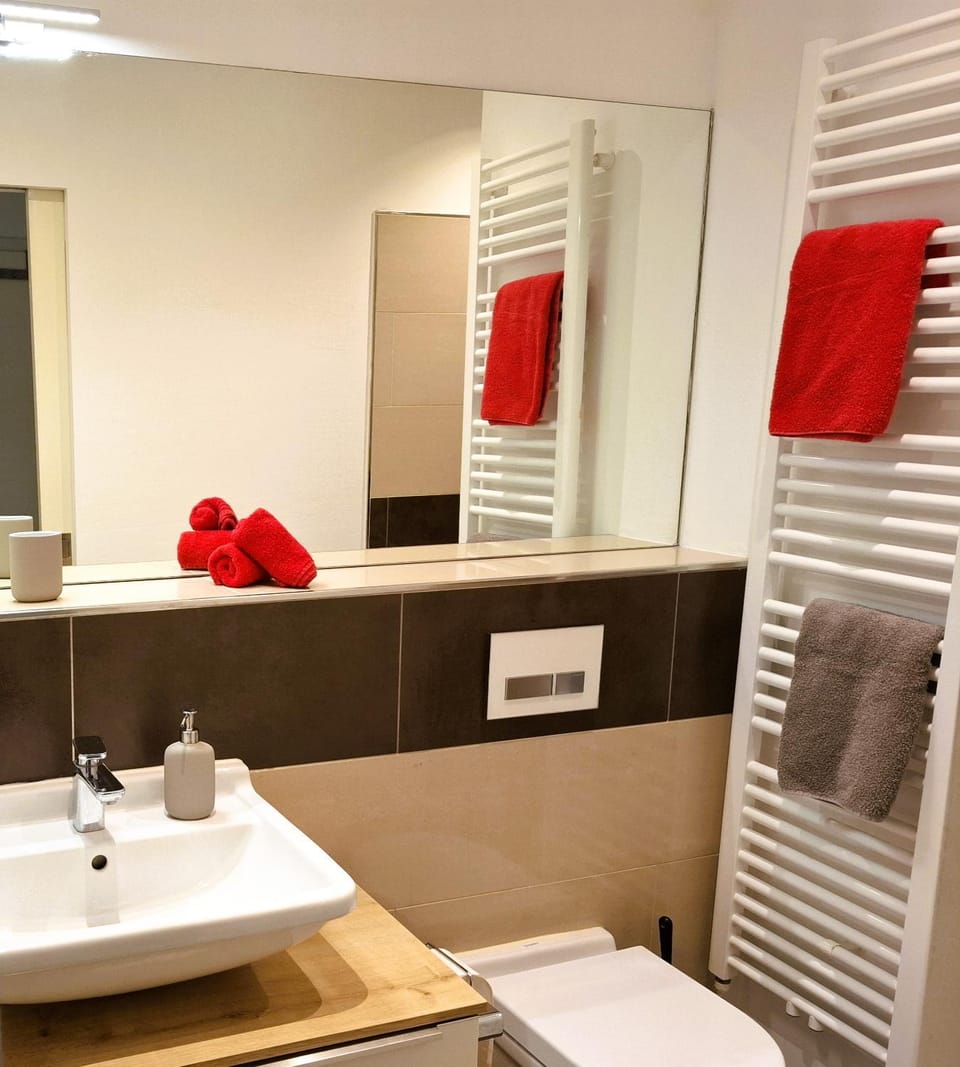 Bathroom, towels