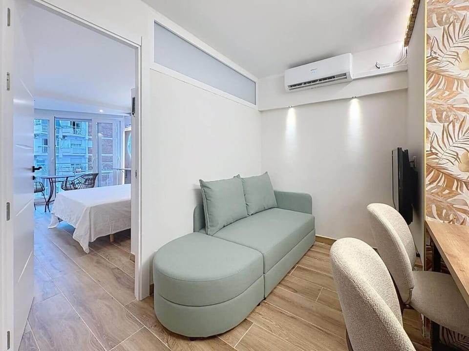 Apartamento con vista al mar y piscina Benalmádena Apartment in Torremolinos