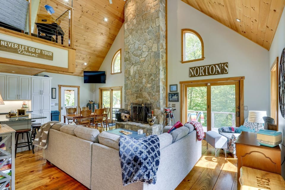 Vermont Cabin Escape | Okemo, Hiking & Fireplace Cabin in Cavendish
