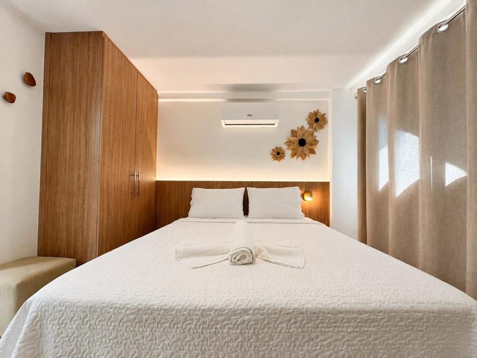 Bed, Photo of the whole room, Bedroom, towels, wardrobe, air conditioner