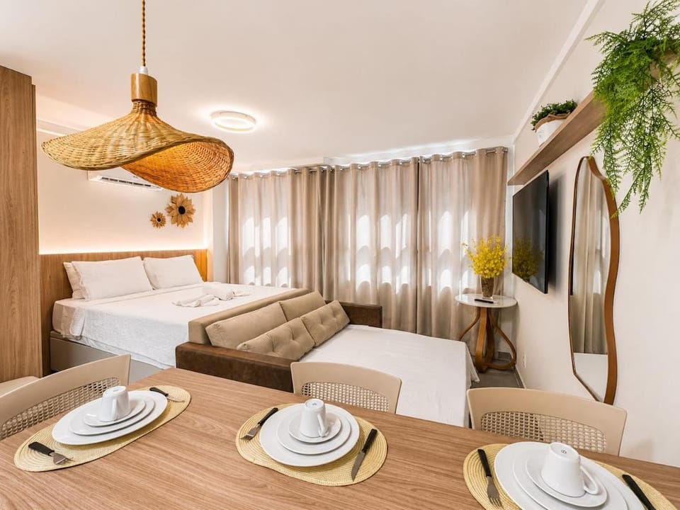Bed, TV and multimedia, Photo of the whole room, Dining area, Bedroom