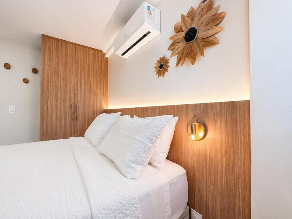 Bed, Bedroom, air conditioner
