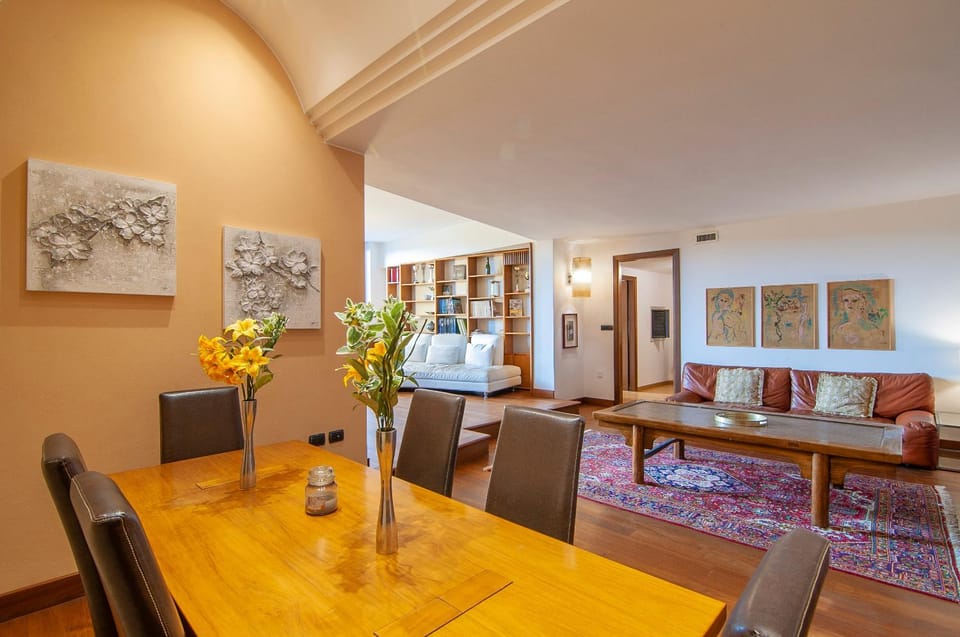 Living room, Seating area, Dining area