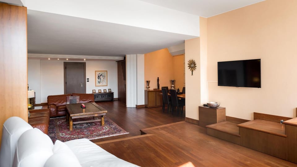 Communal lounge/ TV room, TV and multimedia, Living room, Seating area