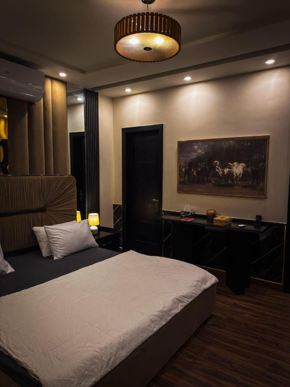 Noir Heaven Apartment in Lahore