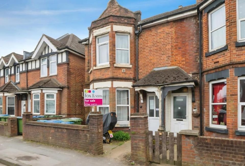Budget Friendly Compact City Flat Apartment in Southampton