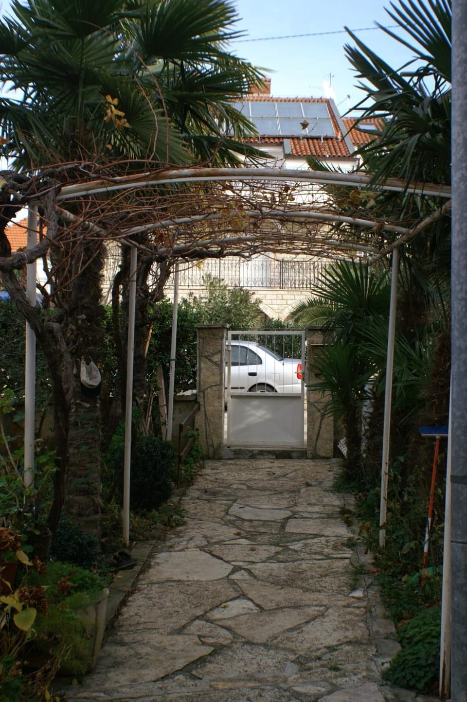 Location, children, Family