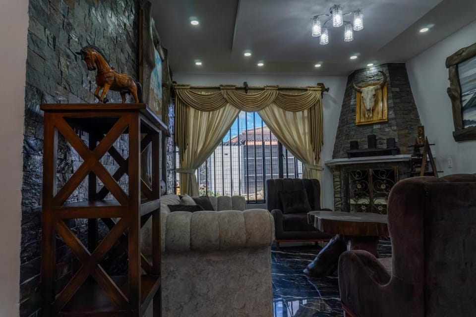 Lujosa casa de campo en ubicación central en Cuenca Villa in Cuenca
