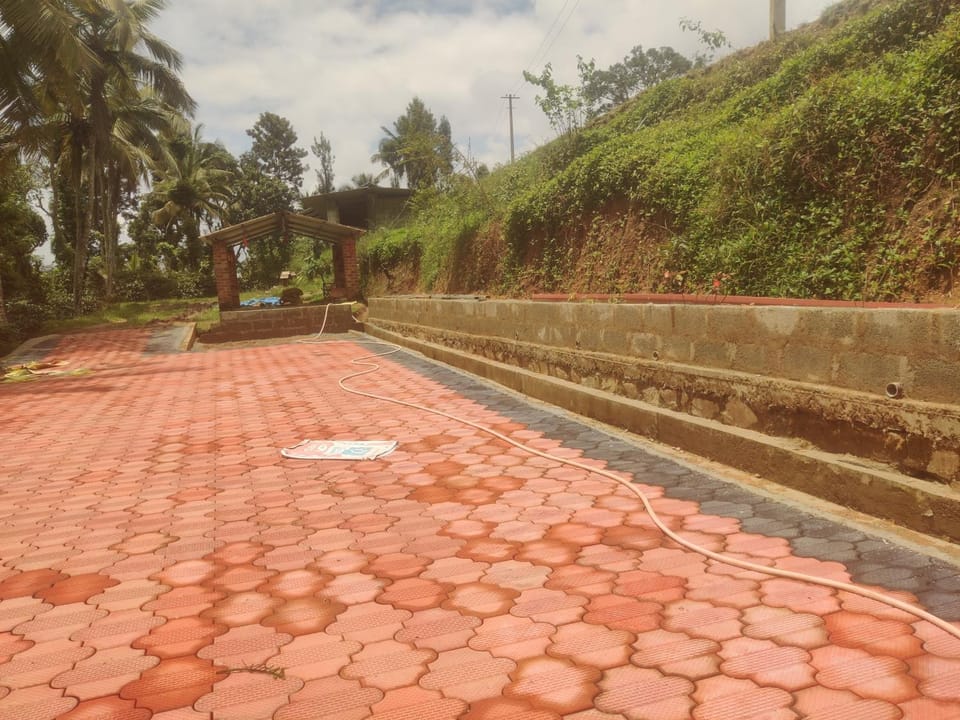 Stream Side House in Karnataka