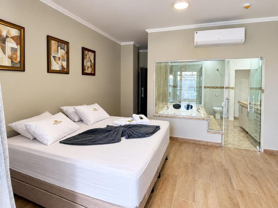 hotel pousada santa helena Aparecida Hotel in State of São Paulo