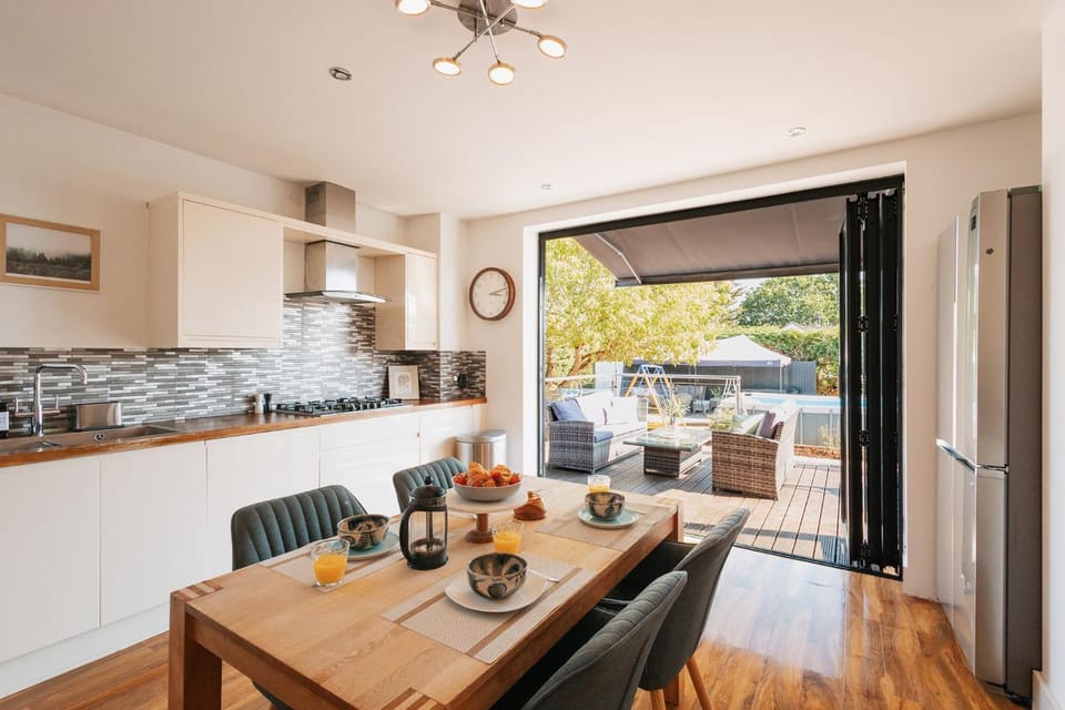 Harbour View by Navie Stays House in Poole