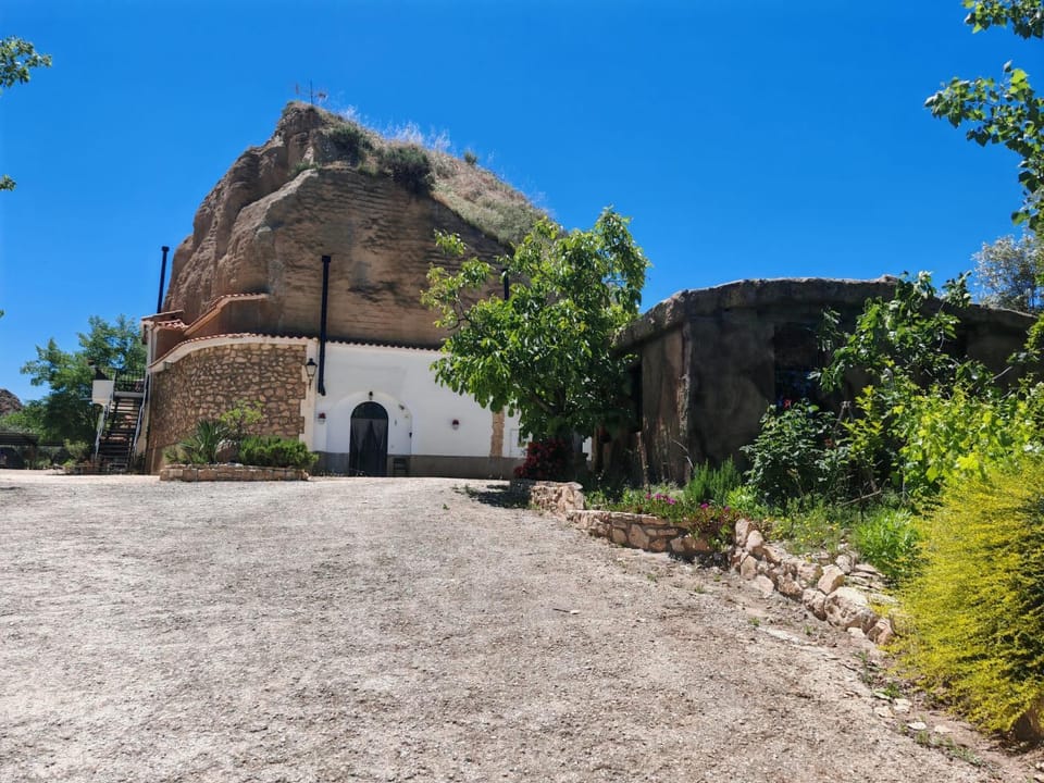 Hiking, Area and facilities