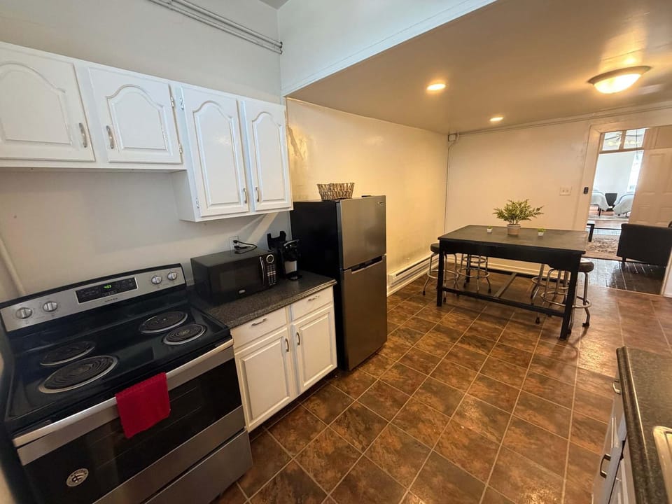 Budget 2BR Crash Pad - East Carson St and Parking Apartment in Pittsburgh