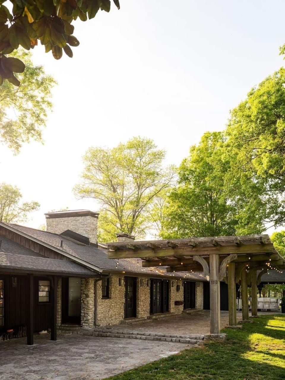 15 Acre Farm with 3 Gorgeous Farmhouse Dwellings House in Columbia