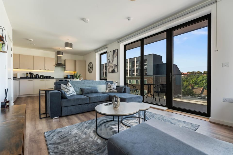 View (from property/room), Balcony/Terrace, Kitchen or kitchenette, Living room, Seating area, Dining area