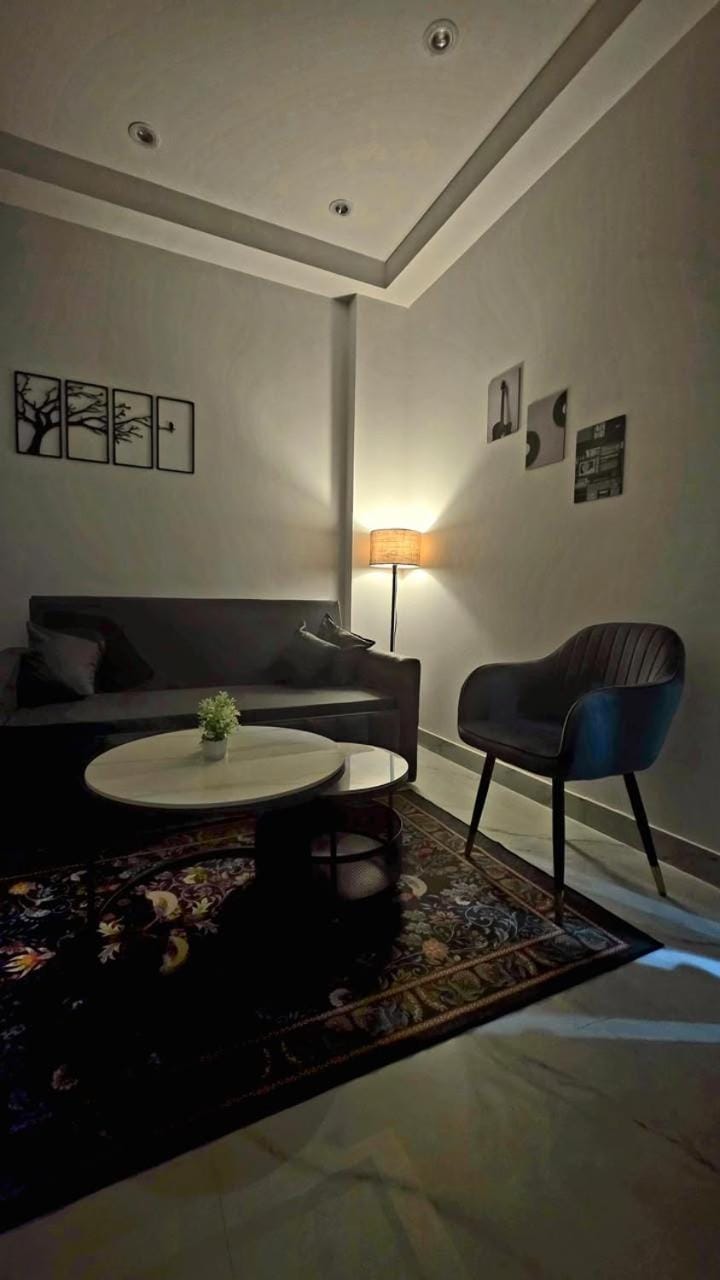 Entirely yours, 1BHK luxury apartment near Medanta Hospital Apartment in Gurugram