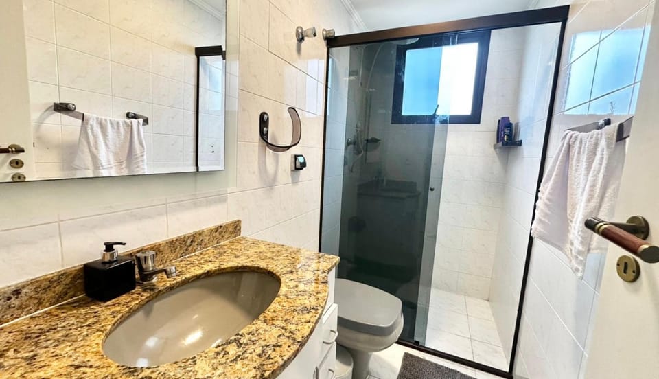 Apartamento Enseada 200 m do mar Apartment in State of São Paulo