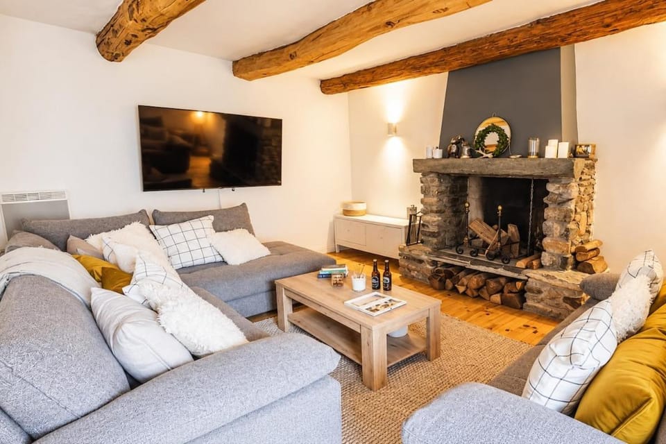 Maison de charme, bain nordique , vue montagne, 6 - 10 personnes House in Saint-Lary-Soulan