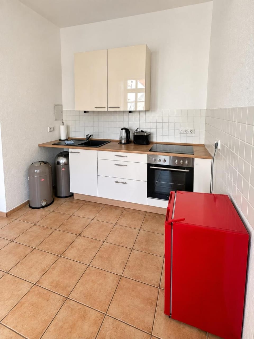 Kitchen or kitchenette, oven, pet friendly, stove, toaster