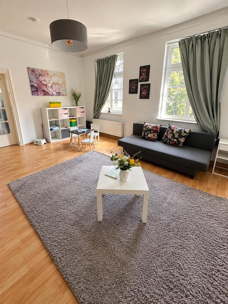Living room, Seating area