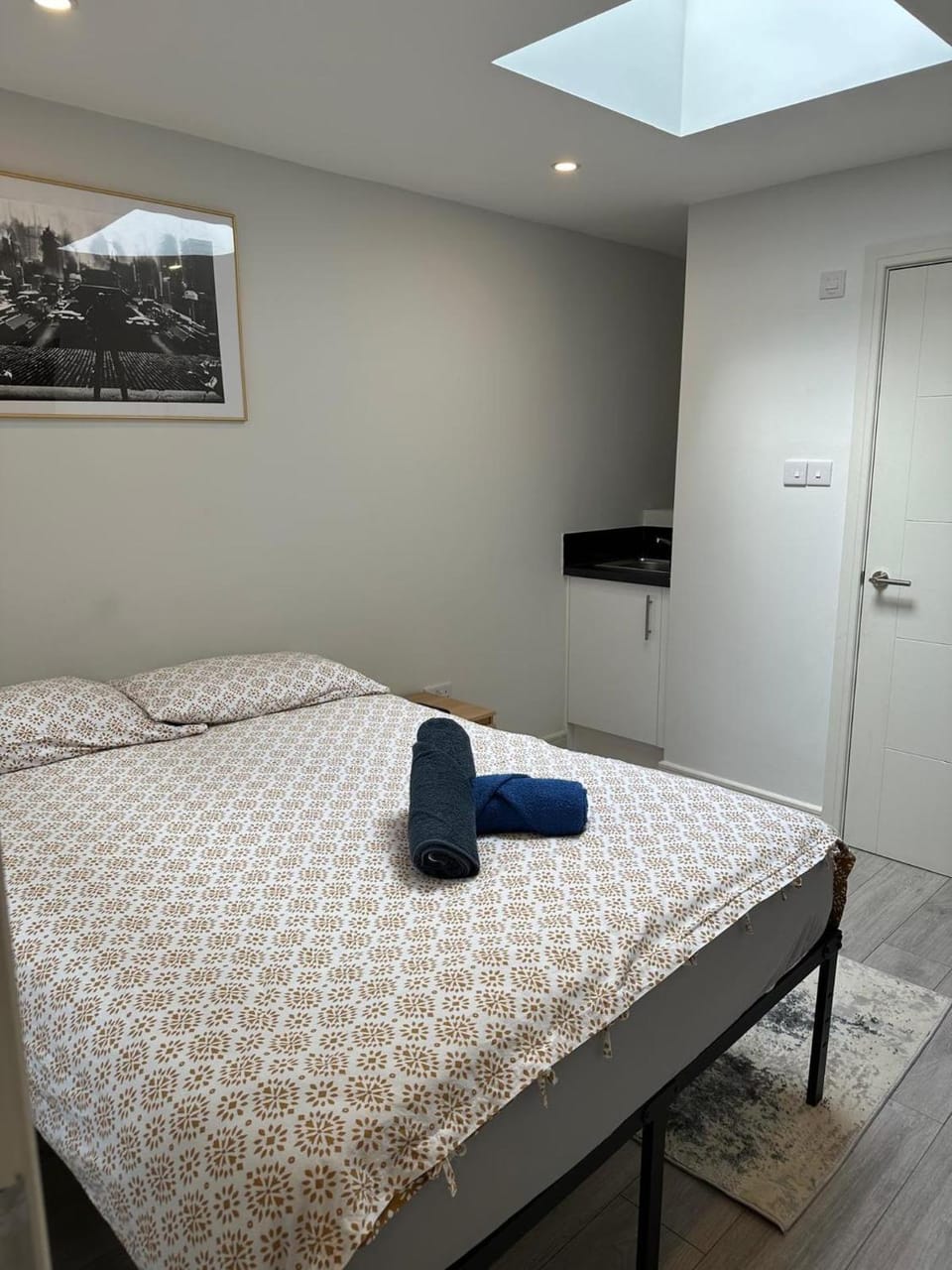 Studio Sleeps 2 near Elephant & Castle Apartment in London Borough of Southwark