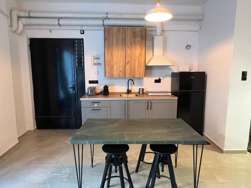 PrincepsDeCura Evelpidon Apartment in Athens