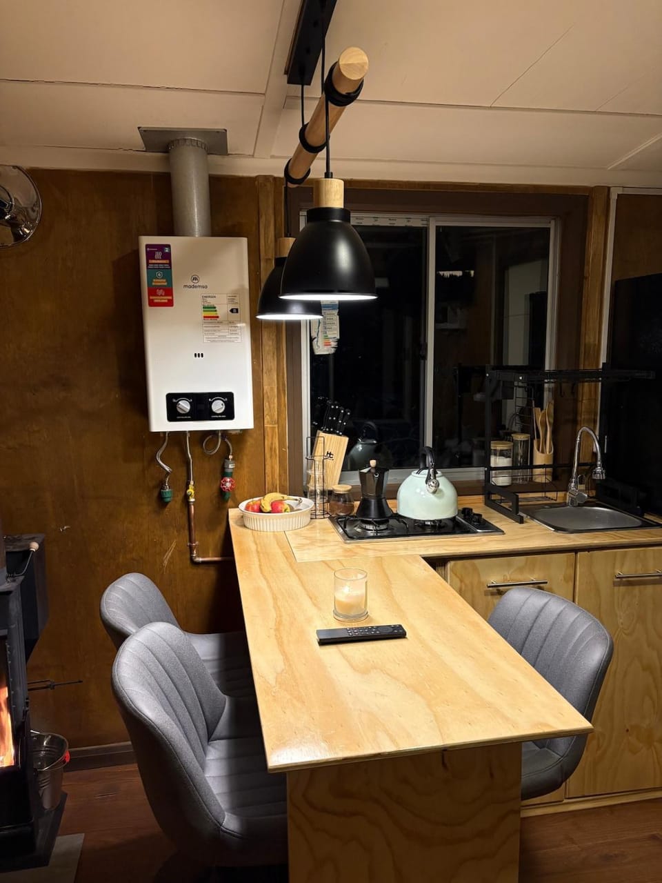 TinyHouse Basecamps - National Reserve 800m away - 2km to Corralco Apartment in Araucania, Chile