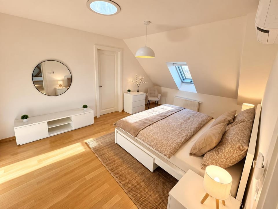 Photo of the whole room, Bedroom