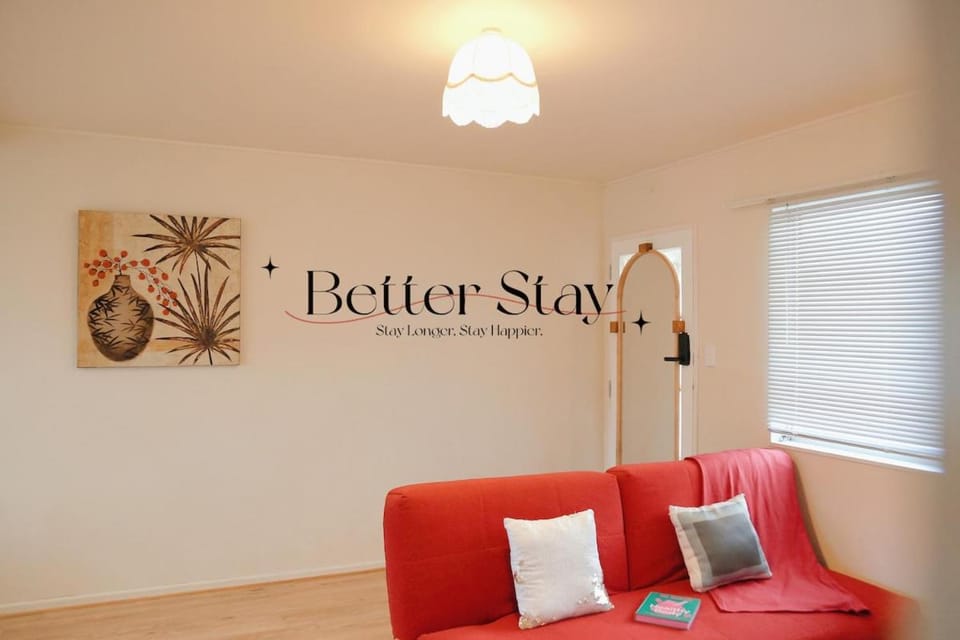 Refreshed Retro 1 Bedroom Home Sleeps 4 Apartment in Lower Hutt