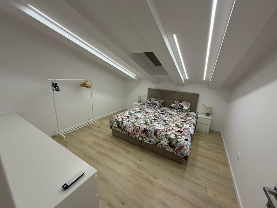 Bed, Photo of the whole room, Bedroom, wardrobe
