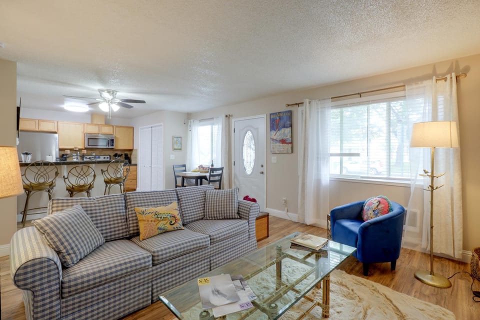 Cozy Condo 6 Mi to Downtown Reno! House in Reno