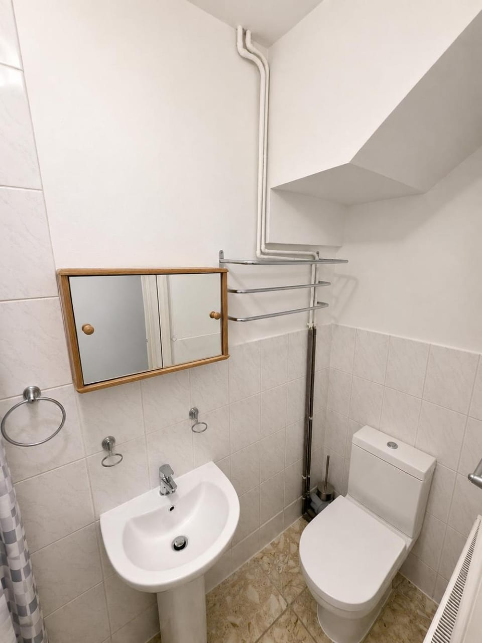 Catherine Gardens Apartment Hounslow Apartment in Isleworth