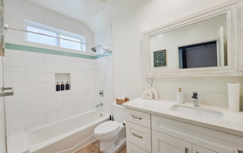 Shower, Toilet, Bathroom, Bath, towels