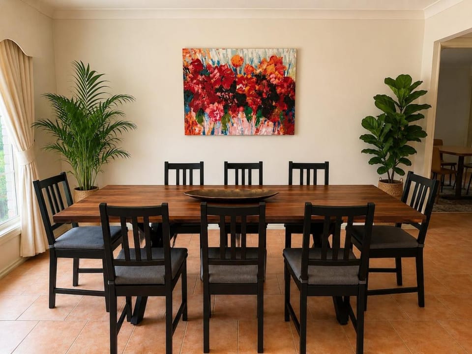 Seating area, Dining area