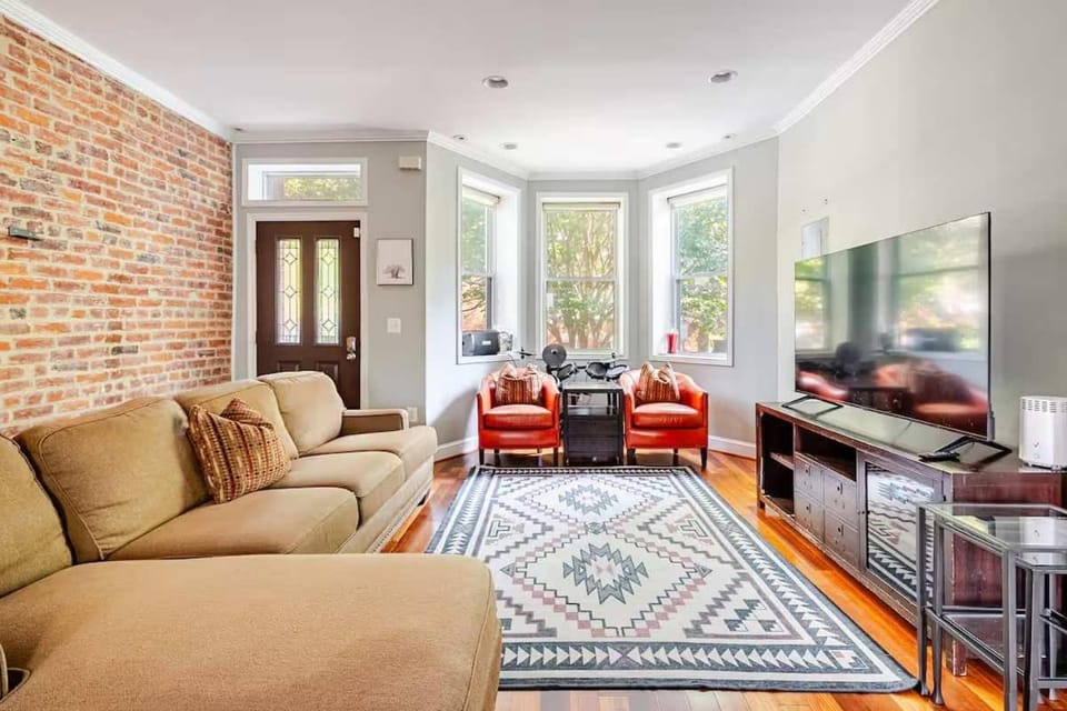 Charming Bloomingdale Rowhouse House in District of Columbia