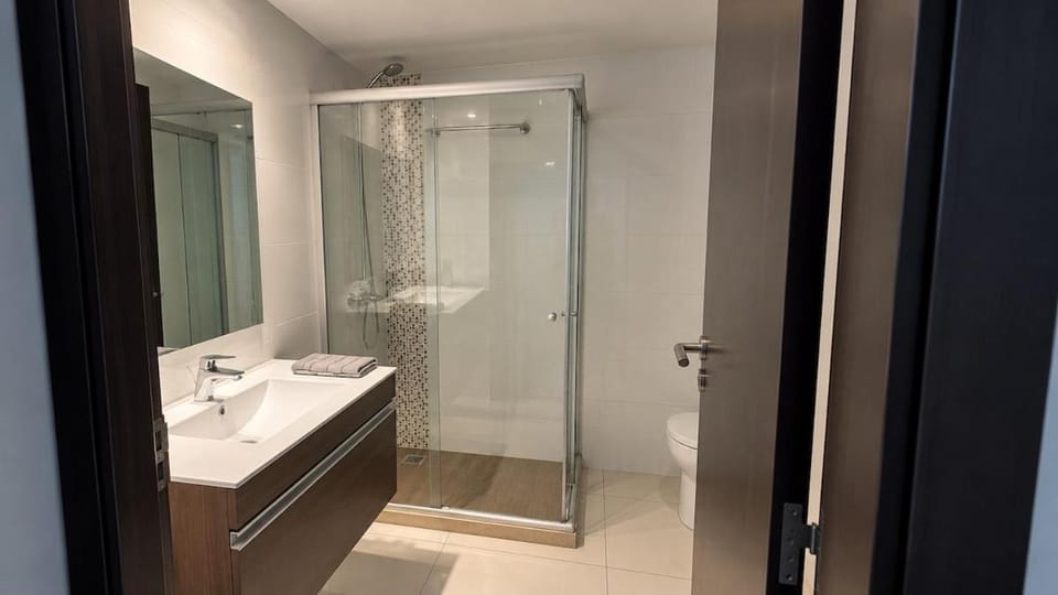 Apartamento Piso 9 en Edificio Stradivarius, Punta del Este Apartment in Punta del Este