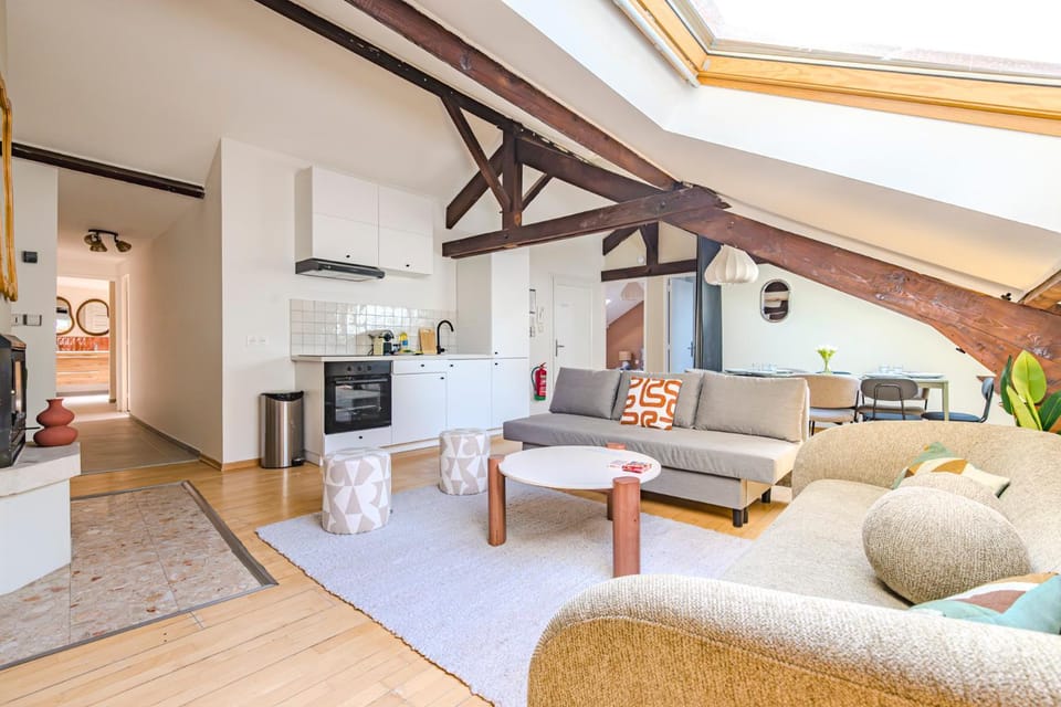 Kitchen or kitchenette, Living room