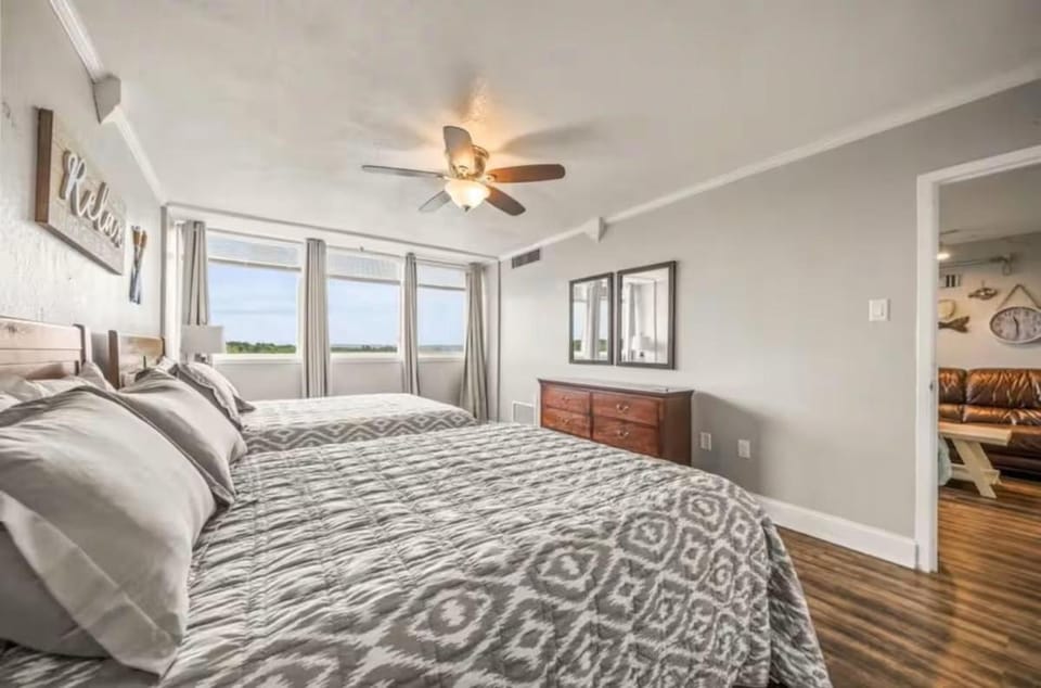 Lakeview Retreat Minutes to Oaklawn Apartment in Rockwell