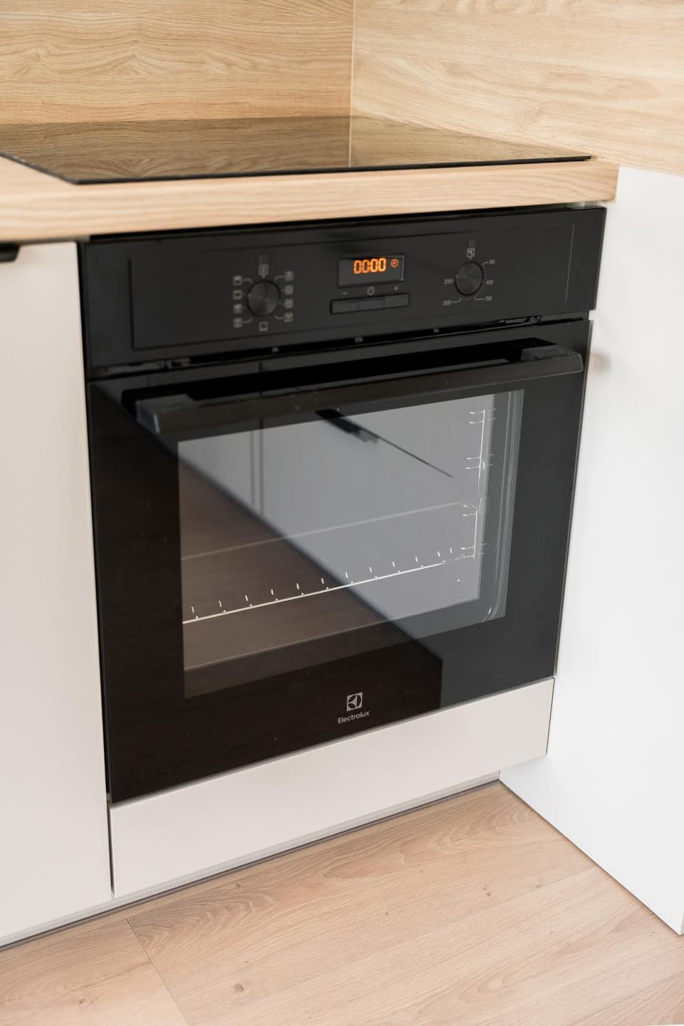 Kitchen or kitchenette, oven