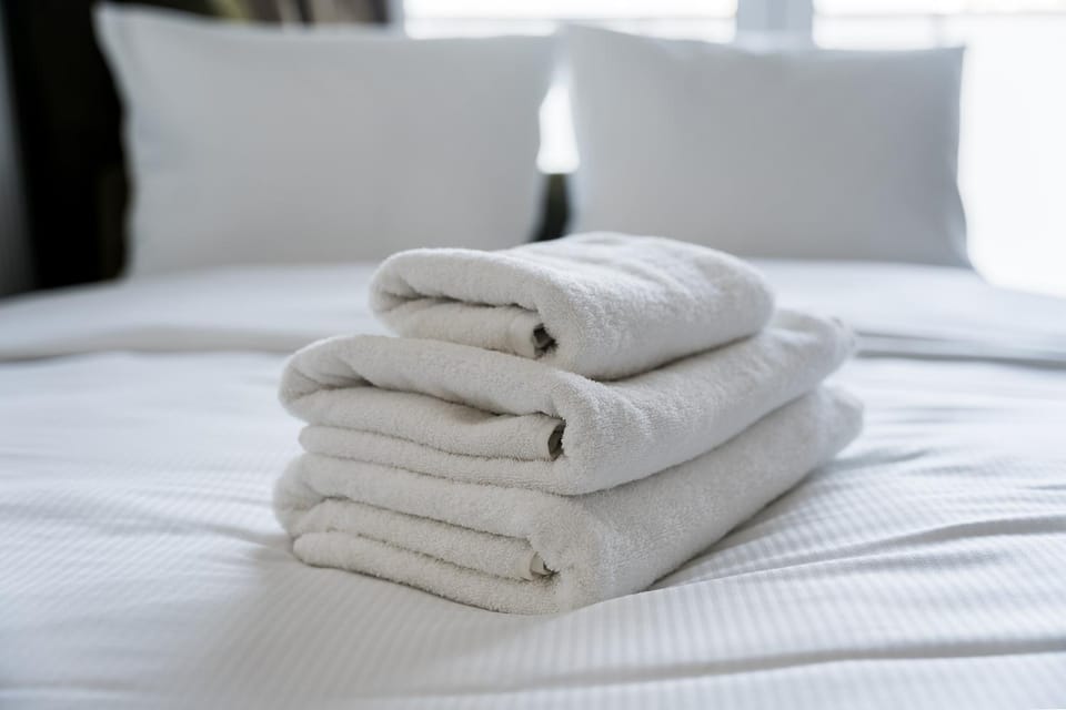 Bedroom, towels