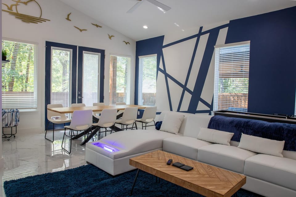 Living room, Seating area, Dining area