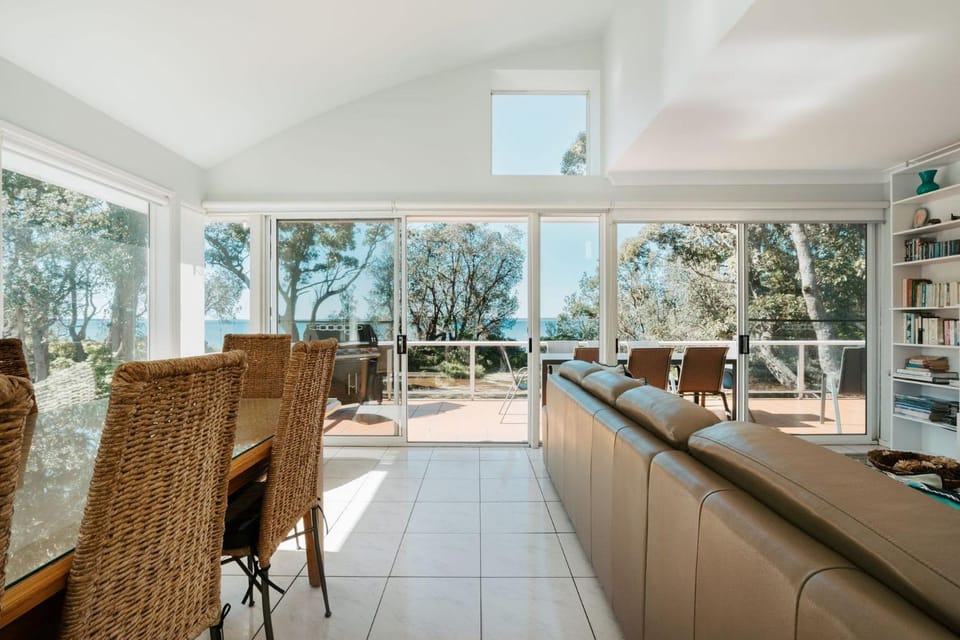 Mana Magic by Book Jervis Bay - Beach Access on your Doorstep! House in Vincentia