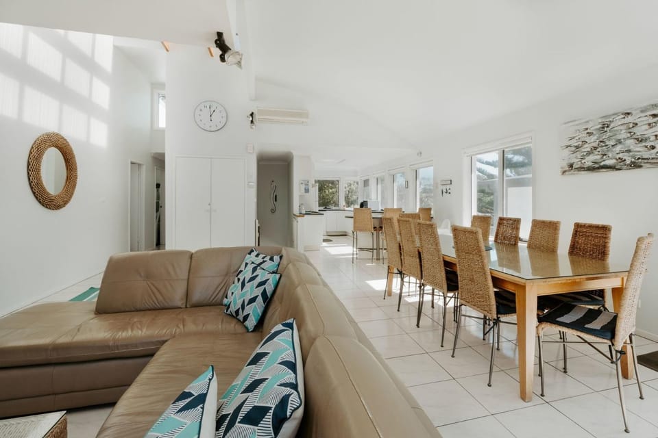 Mana Magic by Book Jervis Bay - Beach Access on your Doorstep! House in Vincentia