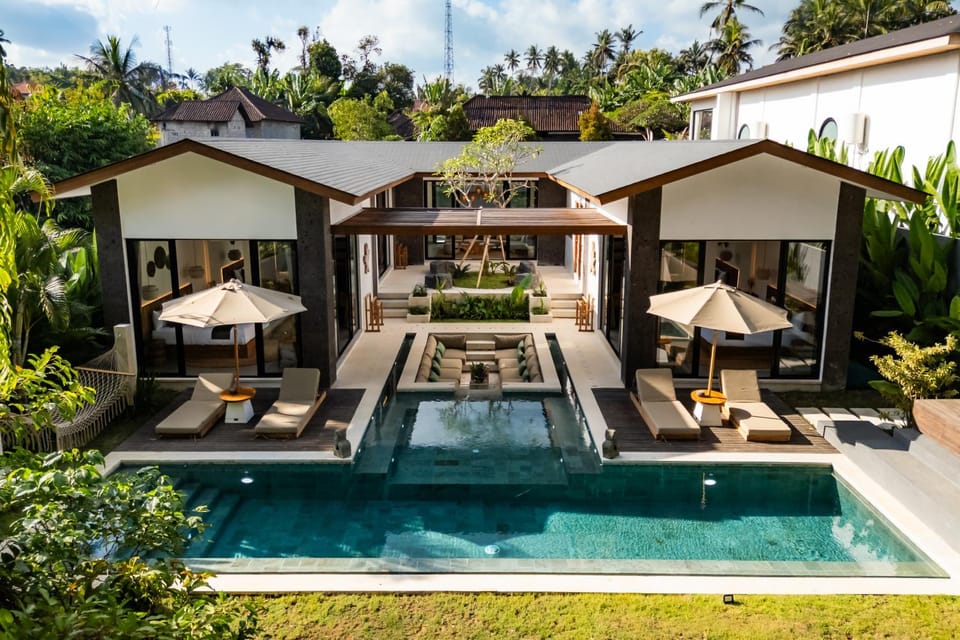 Property building, Swimming pool